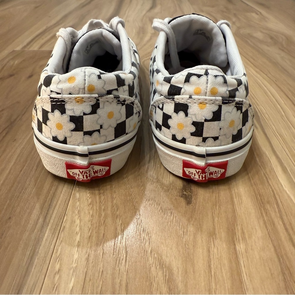 Vans Kids' Black and White Checkered Floral Sneakers Size 4 - Picture 4 of 6